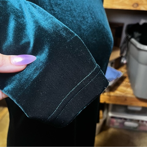 Molly Malloy Vintage Petite Long Sleeve Dark Green Velvet Midi Knee Length Dress - Picture 9 of 9